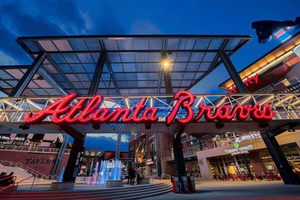 High-End On A Budget At Truist Park Atlanta Esterno foto